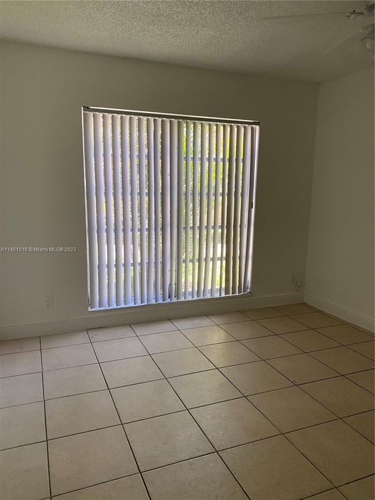 Recently Rented: $2,050 (3 beds, 2 baths, 1081 Square Feet)