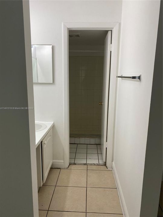 Recently Rented: $2,050 (3 beds, 2 baths, 1081 Square Feet)