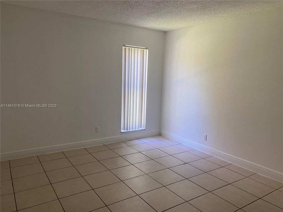 Recently Rented: $2,050 (3 beds, 2 baths, 1081 Square Feet)