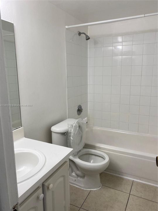 Recently Rented: $2,050 (3 beds, 2 baths, 1081 Square Feet)