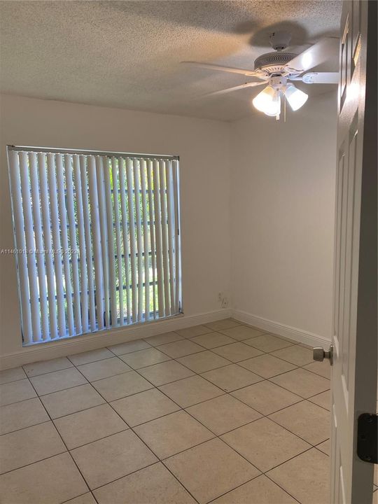 Recently Rented: $2,050 (3 beds, 2 baths, 1081 Square Feet)