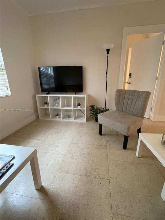 Recently Rented: $3,400 (2 beds, 2 baths, 1074 Square Feet)