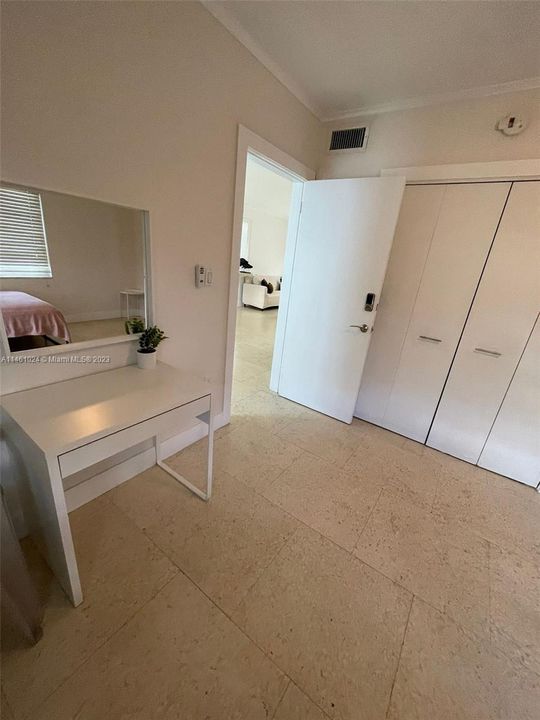 Recently Rented: $3,400 (2 beds, 2 baths, 1074 Square Feet)