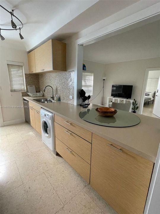 Recently Rented: $3,400 (2 beds, 2 baths, 1074 Square Feet)