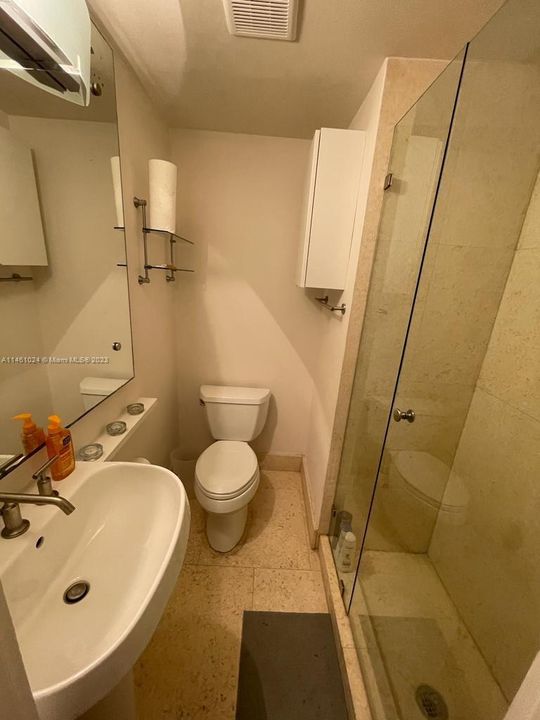 Recently Rented: $3,400 (2 beds, 2 baths, 1074 Square Feet)