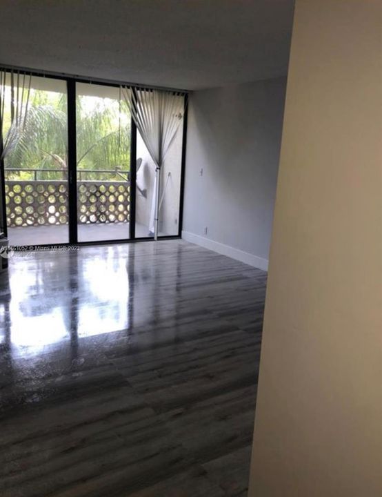 Recently Rented: $1,700 (1 beds, 2 baths, 822 Square Feet)