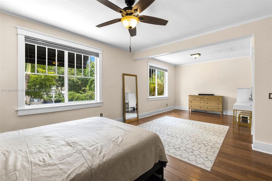 Vendido Recientemente: $995,000 (3 camas, 2 baños, 2160 Pies cuadrados)