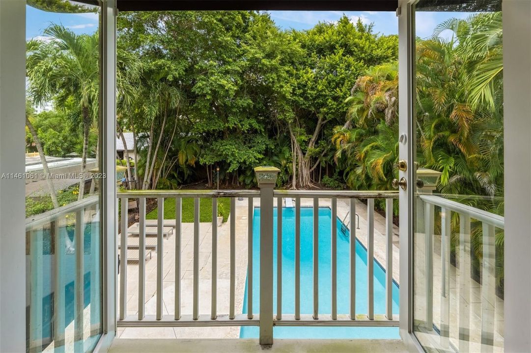 Vendido Recientemente: $995,000 (3 camas, 2 baños, 2160 Pies cuadrados)