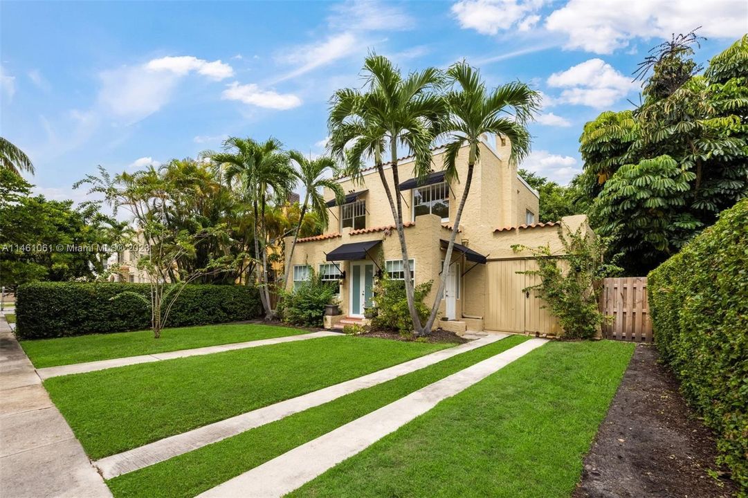 Vendido Recientemente: $995,000 (3 camas, 2 baños, 2160 Pies cuadrados)