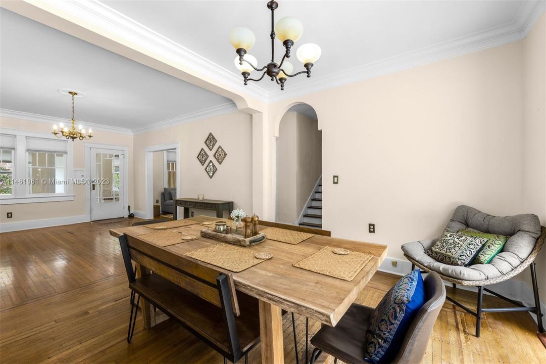 Vendido Recientemente: $995,000 (3 camas, 2 baños, 2160 Pies cuadrados)