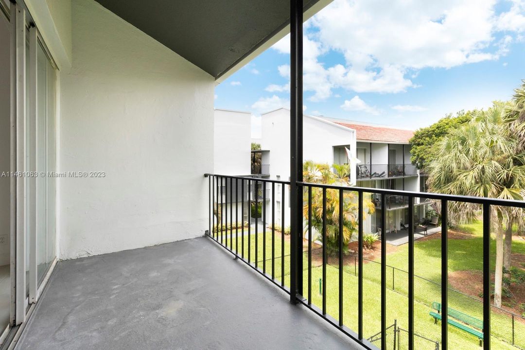 Recently Rented: $1,795 (1 beds, 1 baths, 900 Square Feet)