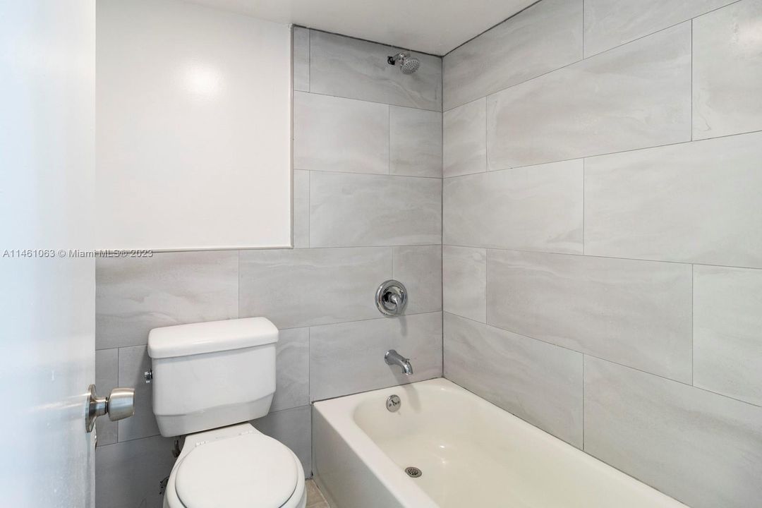 Recently Rented: $1,795 (1 beds, 1 baths, 900 Square Feet)