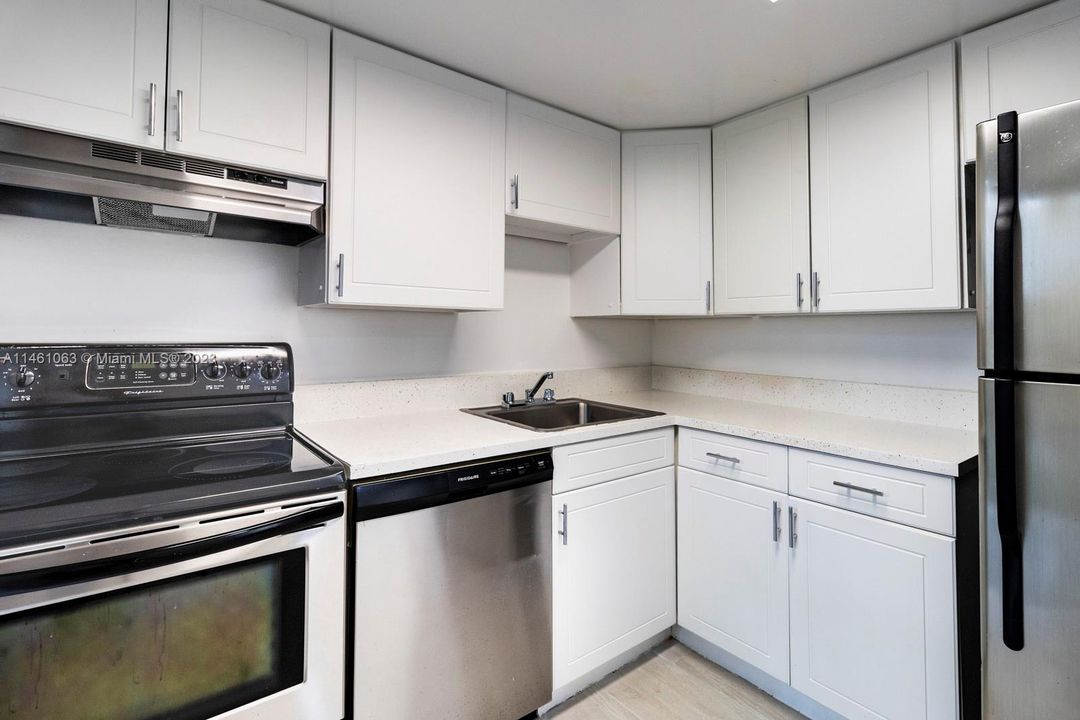 Recently Rented: $1,795 (1 beds, 1 baths, 900 Square Feet)