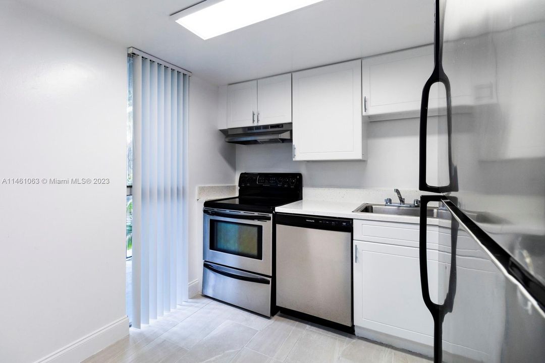 Recently Rented: $1,795 (1 beds, 1 baths, 900 Square Feet)