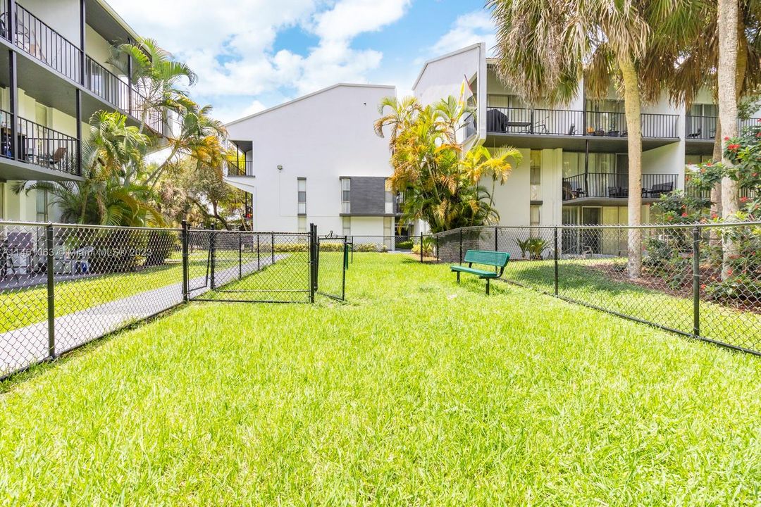 Recently Rented: $1,795 (1 beds, 1 baths, 900 Square Feet)