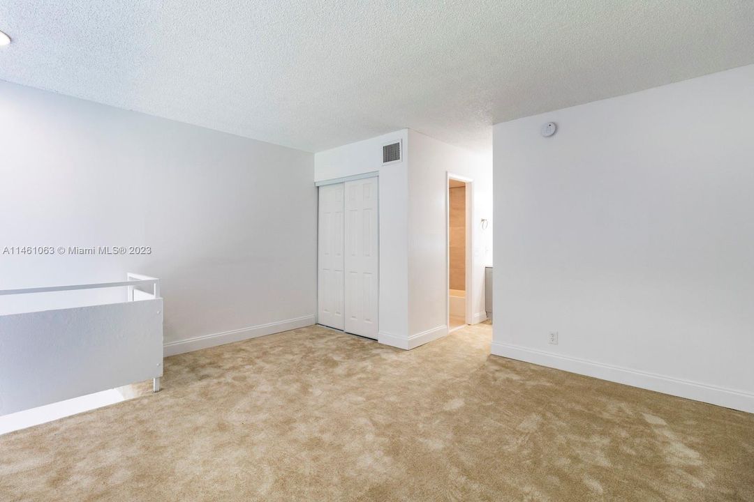 Recently Rented: $1,795 (1 beds, 1 baths, 900 Square Feet)