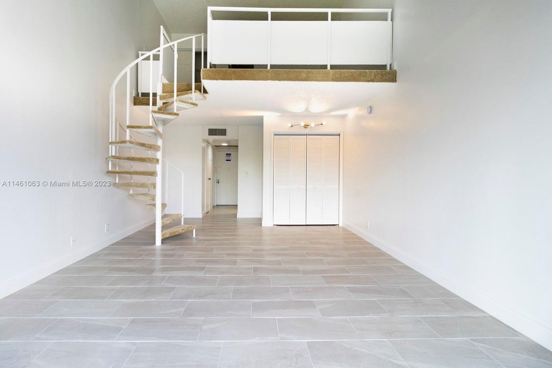 Recently Rented: $1,795 (1 beds, 1 baths, 900 Square Feet)