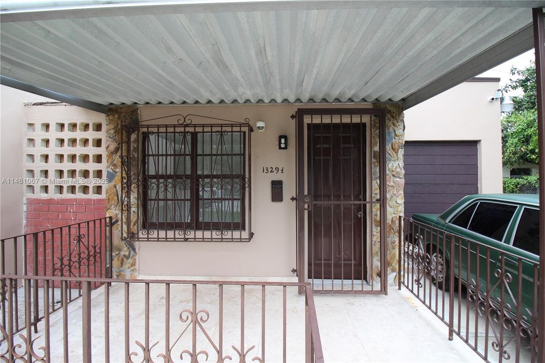 Recently Rented: $1,850 (1 beds, 1 baths, 1434 Square Feet)