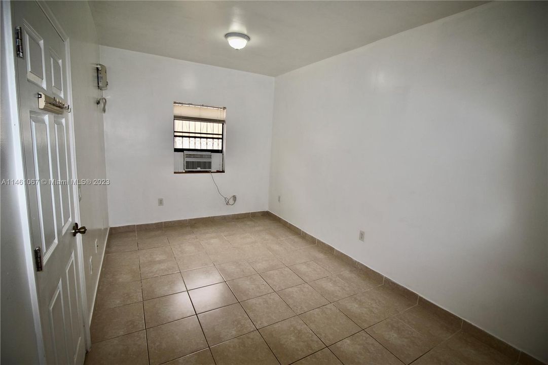 Recently Rented: $1,850 (1 beds, 1 baths, 1434 Square Feet)