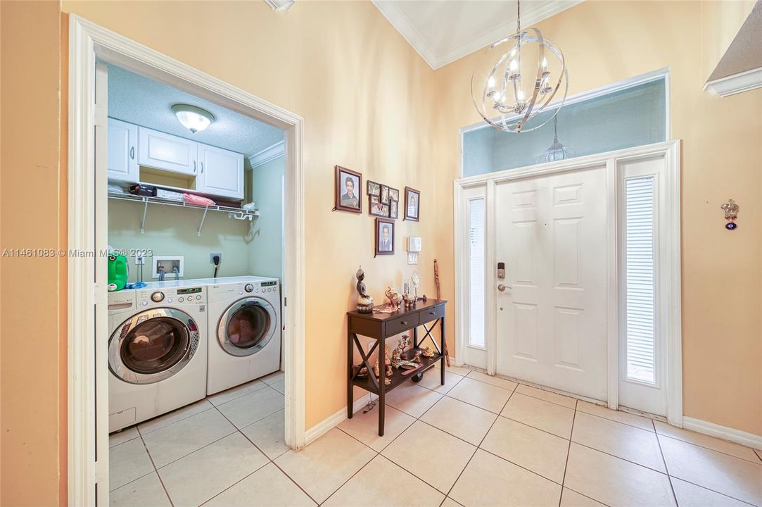 Recently Sold: $475,000 (3 beds, 2 baths, 1934 Square Feet)