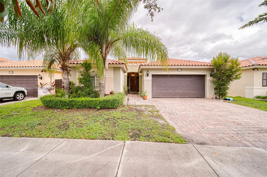 Recently Sold: $475,000 (3 beds, 2 baths, 1934 Square Feet)