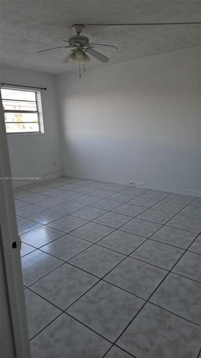 Recently Rented: $1,800 (1 beds, 1 baths, 974 Square Feet)