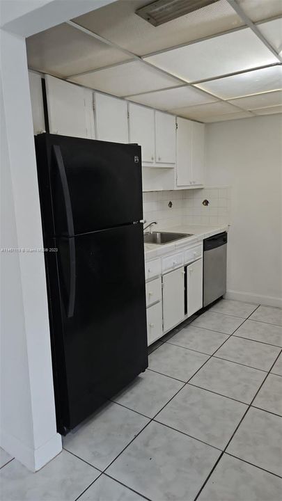 Recently Rented: $1,800 (1 beds, 1 baths, 974 Square Feet)