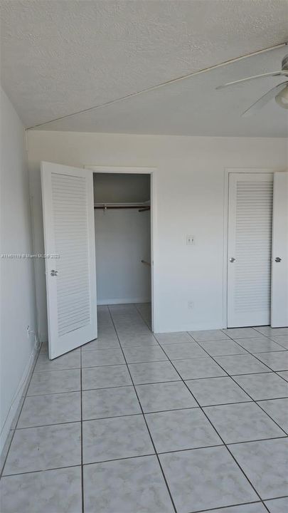 Recently Rented: $1,800 (1 beds, 1 baths, 974 Square Feet)