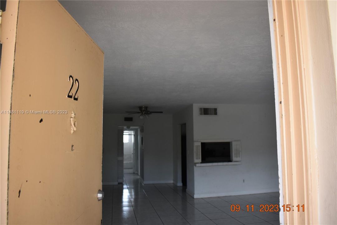 Recently Rented: $1,800 (1 beds, 1 baths, 974 Square Feet)