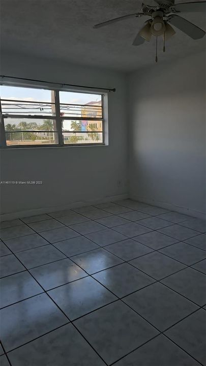 Recently Rented: $1,800 (1 beds, 1 baths, 974 Square Feet)