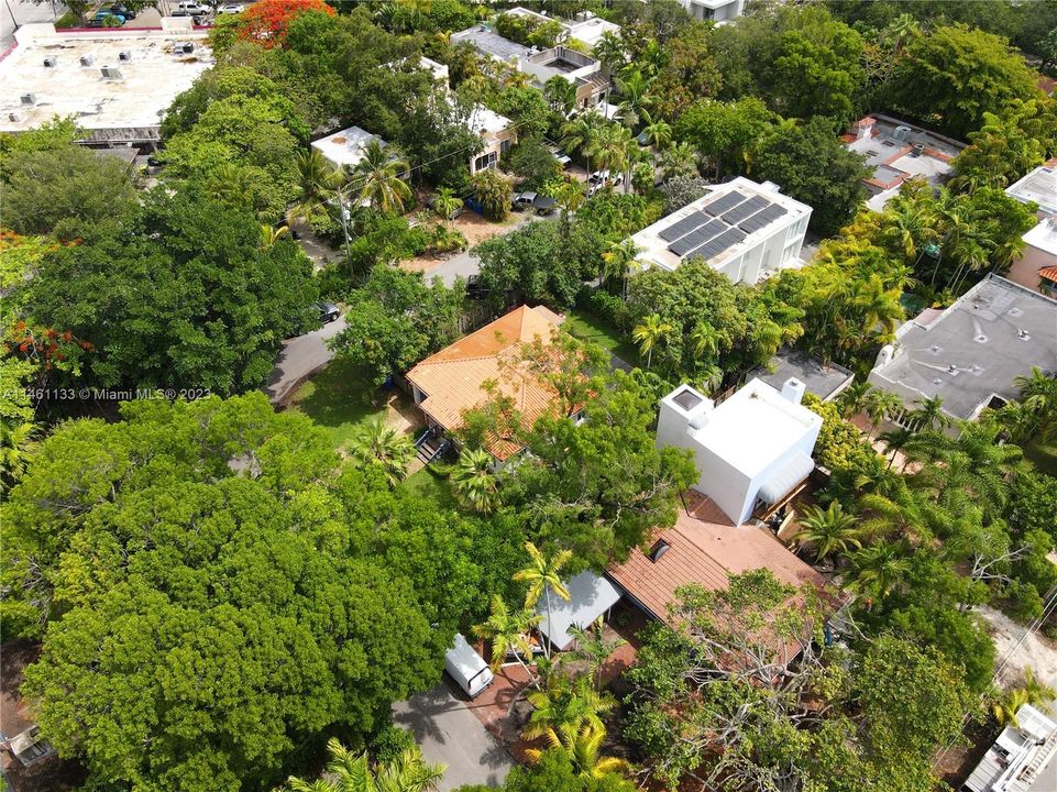 Recently Sold: $1,599,000 (2 beds, 2 baths, 1155 Square Feet)