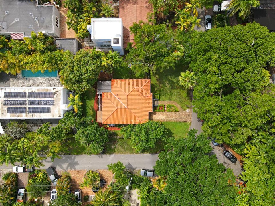 Recently Sold: $1,599,000 (2 beds, 2 baths, 1155 Square Feet)