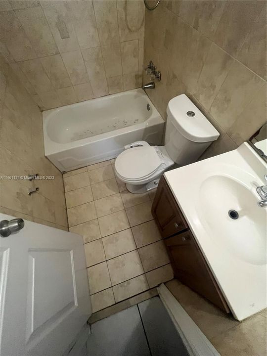 Vendido Recientemente: $494,900 (4 camas, 2 baños, 1748 Pies cuadrados)