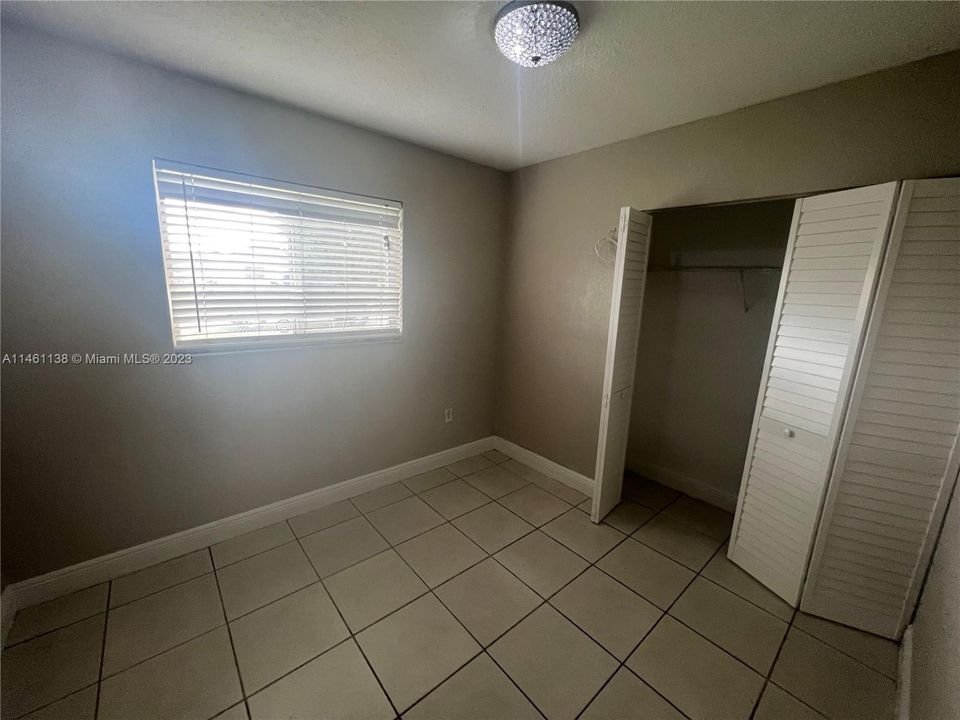 Vendido Recientemente: $494,900 (4 camas, 2 baños, 1748 Pies cuadrados)