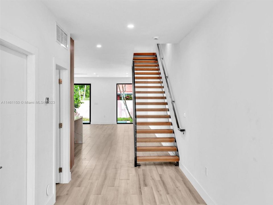 Recently Sold: $1,375,000 (3 beds, 3 baths, 0 Square Feet)