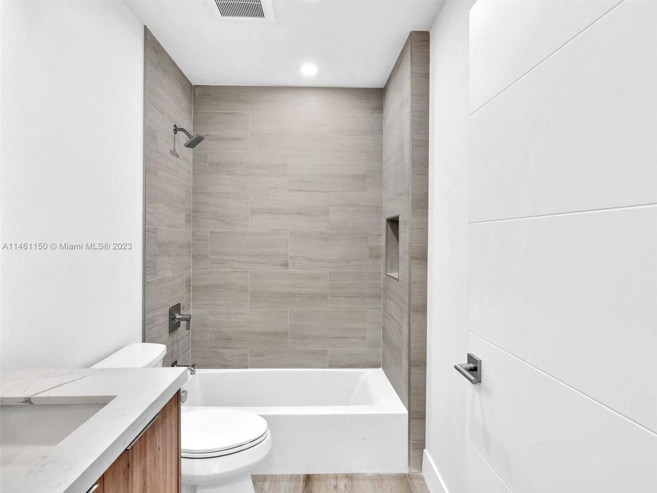 Recently Sold: $1,375,000 (3 beds, 3 baths, 0 Square Feet)