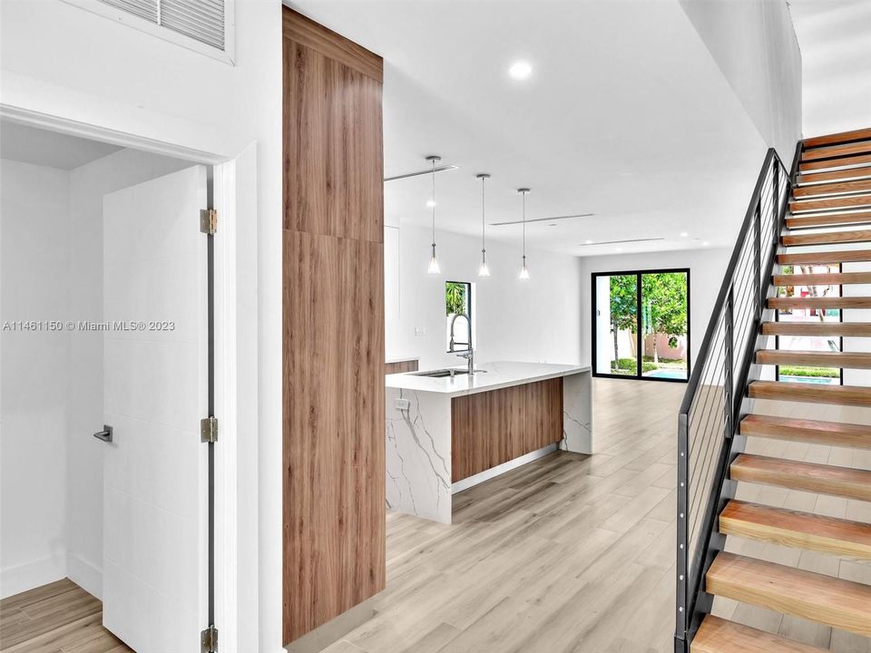 Recently Sold: $1,375,000 (3 beds, 3 baths, 0 Square Feet)