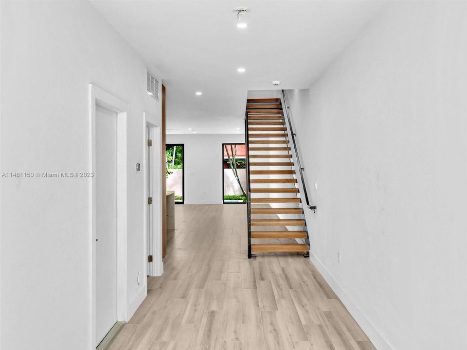 Recently Sold: $1,375,000 (3 beds, 3 baths, 0 Square Feet)