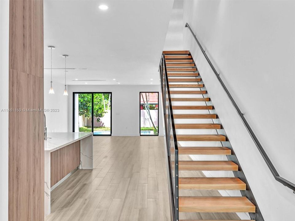 Recently Sold: $1,375,000 (3 beds, 3 baths, 0 Square Feet)