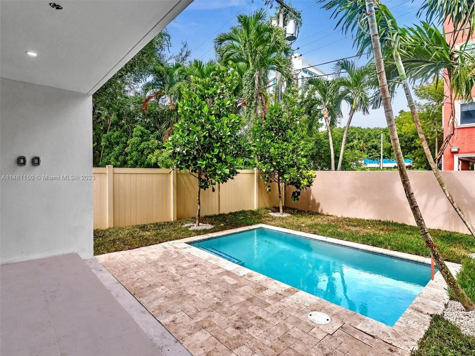 Recently Sold: $1,375,000 (3 beds, 3 baths, 0 Square Feet)