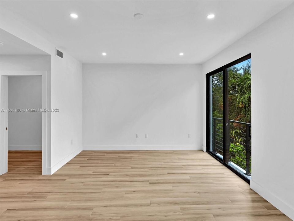 Recently Sold: $1,375,000 (3 beds, 3 baths, 0 Square Feet)