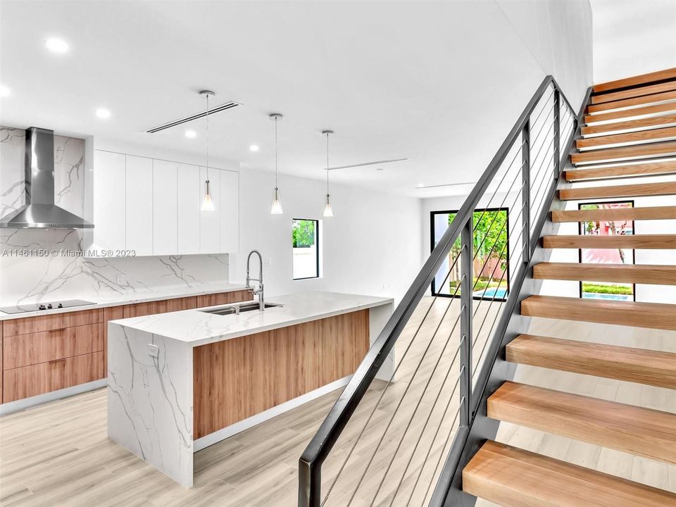 Recently Sold: $1,375,000 (3 beds, 3 baths, 0 Square Feet)