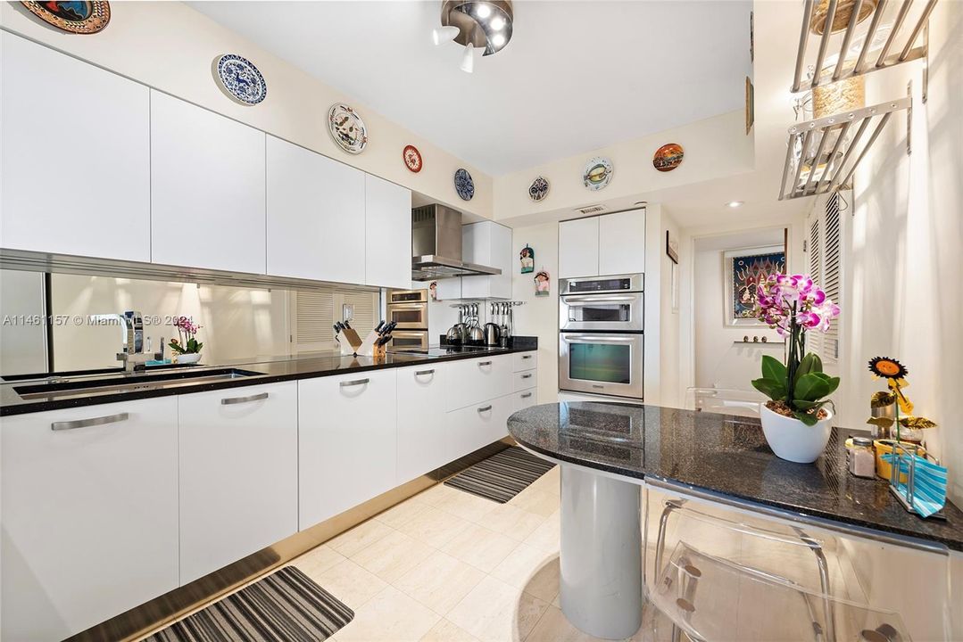 Recently Sold: $790,000 (3 beds, 2 baths, 1887 Square Feet)