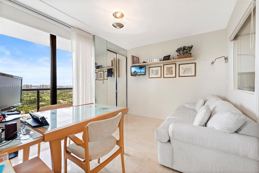 Recently Sold: $790,000 (3 beds, 2 baths, 1887 Square Feet)