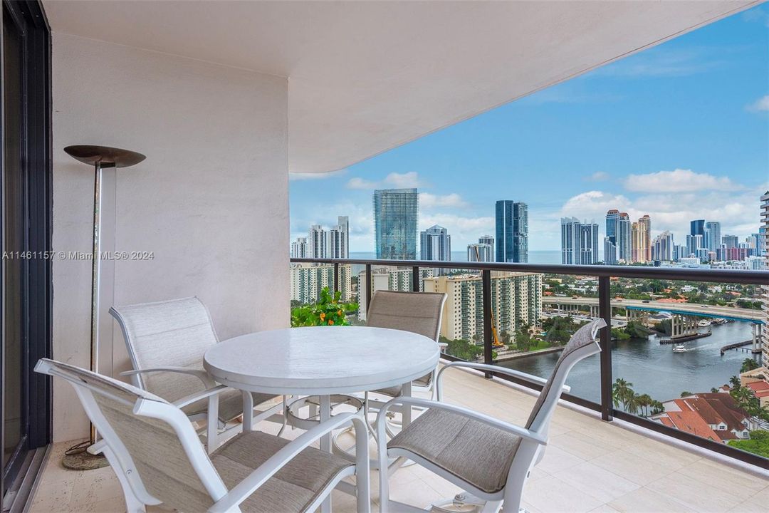 Recently Sold: $790,000 (3 beds, 2 baths, 1887 Square Feet)