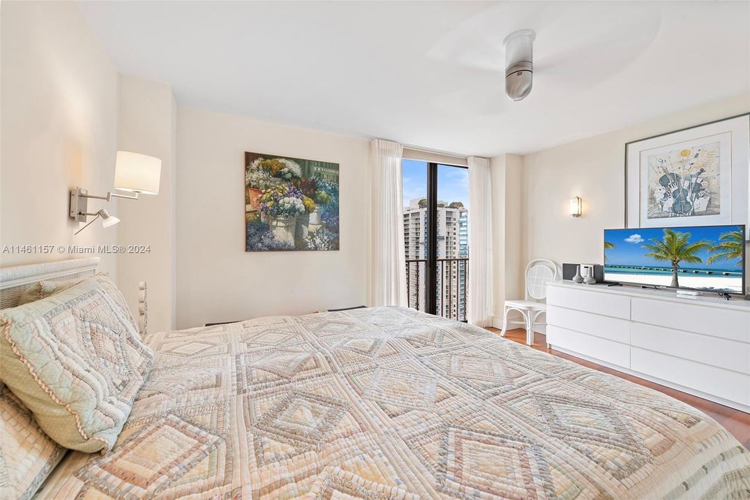 Recently Sold: $790,000 (3 beds, 2 baths, 1887 Square Feet)