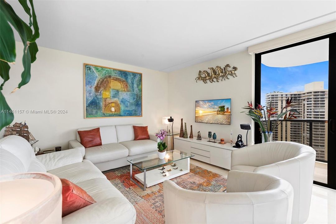 Recently Sold: $790,000 (3 beds, 2 baths, 1887 Square Feet)