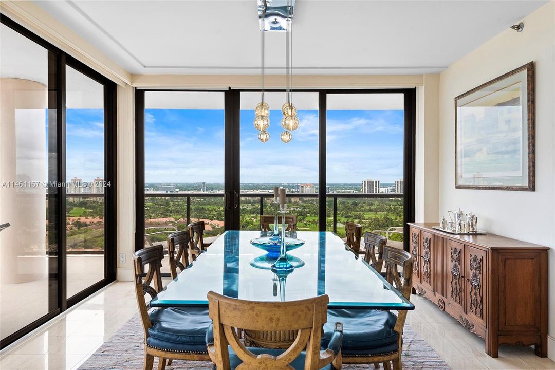 Recently Sold: $790,000 (3 beds, 2 baths, 1887 Square Feet)