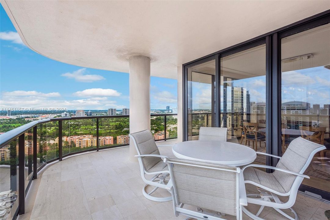 Recently Sold: $790,000 (3 beds, 2 baths, 1887 Square Feet)