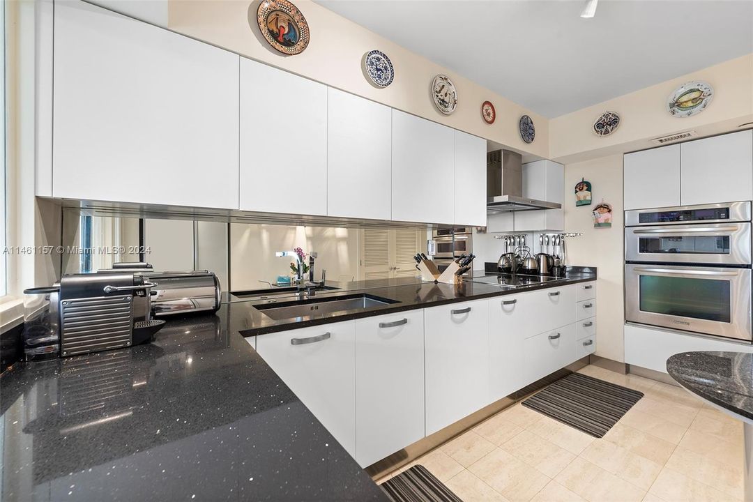 Recently Sold: $790,000 (3 beds, 2 baths, 1887 Square Feet)